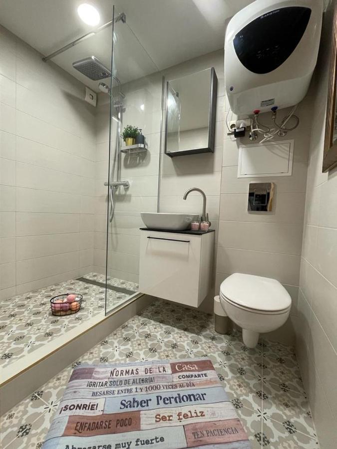 Budget Apartment In Old City Huoneisto