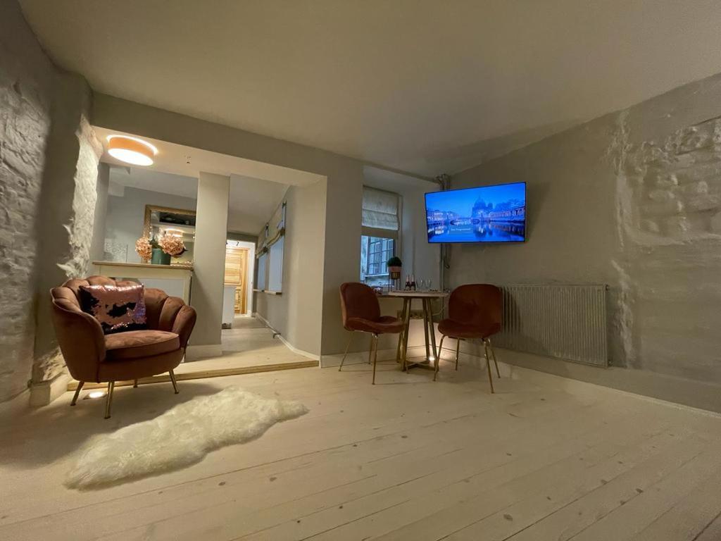 Budget Apartment In Old City Huoneisto *